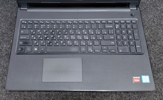 Ноутбук Dell Inspiron 15 15.6" (i3-6006U, 8GB, SSD240, R5 M330 2GB) Ноутбук Dell Inspiron 15 15.6" (i3-6006U, 8GB, SSD240, R5 M330 2GB)