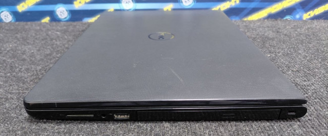Ноутбук Dell Inspiron 15 15.6" (i3-6006U, 8GB, SSD240, R5 M330 2GB) Ноутбук Dell Inspiron 15 15.6" (i3-6006U, 8GB, SSD240, R5 M330 2GB)