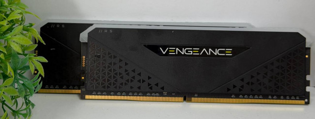 Оперативная память Corsair 16GB (8x2) CMG16GX4M2E3200C16 Оперативная память Corsair 16GB (8x2) CMG16GX4M2E3200C16