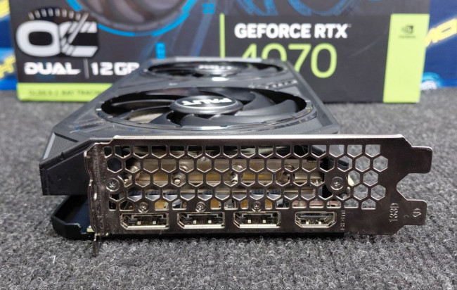 Видеокарта Palit GeForce RTX 4070 Dual OC 12GB Видеокарта Palit GeForce RTX 4070 Dual OC 12GB