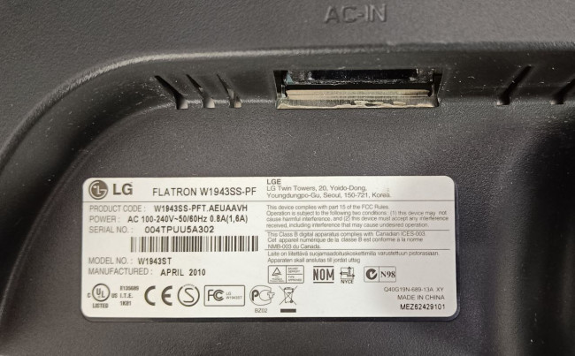 Монитор 19" LG Flatron W1943SS (VGA) Монитор 19" LG Flatron W1943SS (VGA)