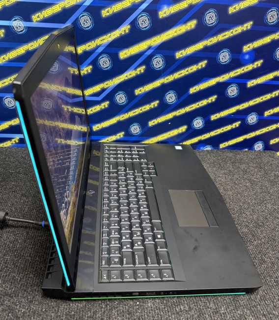 Ноутбук Alienware 17R4 17.3" (i7-7700HQ, 16GB, SSD512, GTX 1070 8GB) Ноутбук Alienware 17R4 17.3" (i7-7700HQ, 16GB, SSD512, GTX 1070 8GB)
