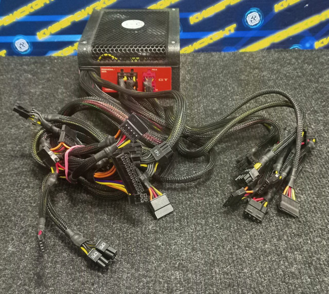 Блок питания Aerocool GT-1050S 1050W Блок питания Aerocool GT-1050S 1050W