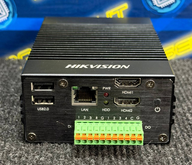 Промышленный ПК Hikvision Vision Box MV-VB2100-120G (E3845, 4GB, SSD120GB) Промышленный ПК Hikvision Vision Box MV-VB2100-120G (E3845, 4GB, SSD120GB)